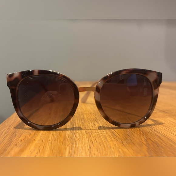 LOFT Brown and Cream Sunglasses - Picture 5 of 5